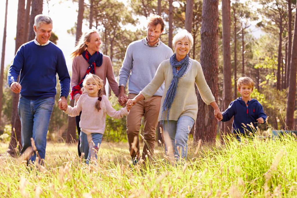 Point of Care Diagnostik zum Wohle der Gesundheit Mehrgenerationenfamilie; Quelle: iStock 486896088